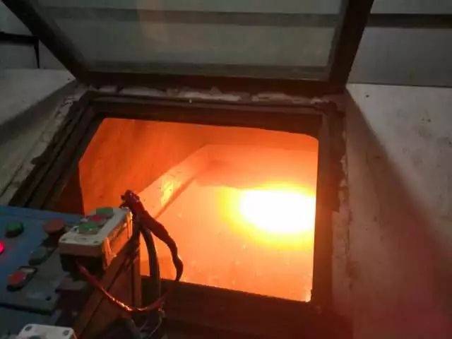 铁水脱硫扒渣系统
